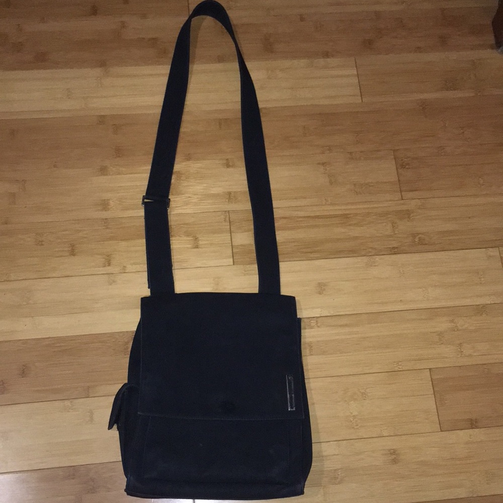 Black shoulder strap/ cross body purse by Guess